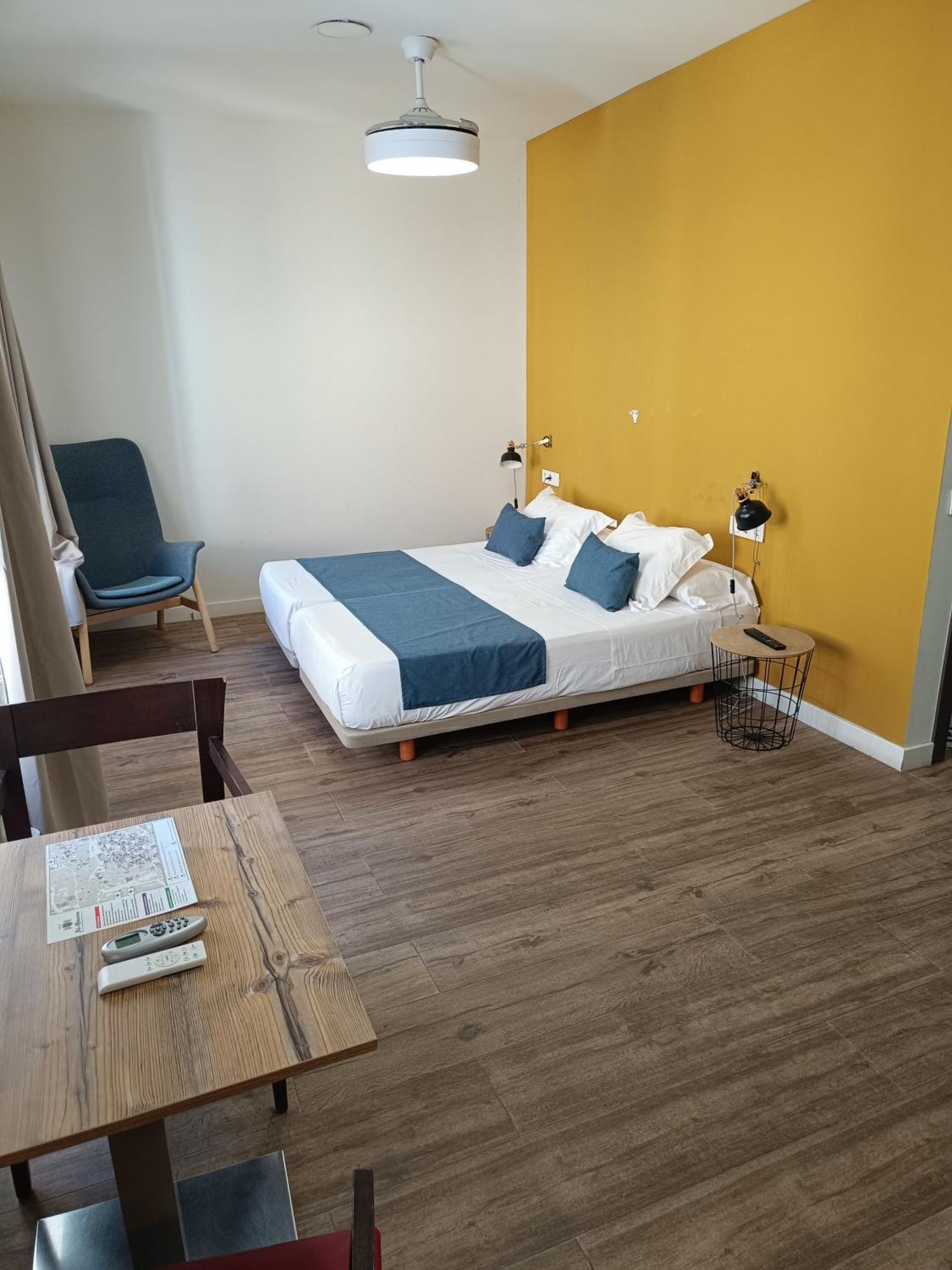 Apartamentos Al-Qazeres Luxury La Concepcion Касерес Экстерьер фото