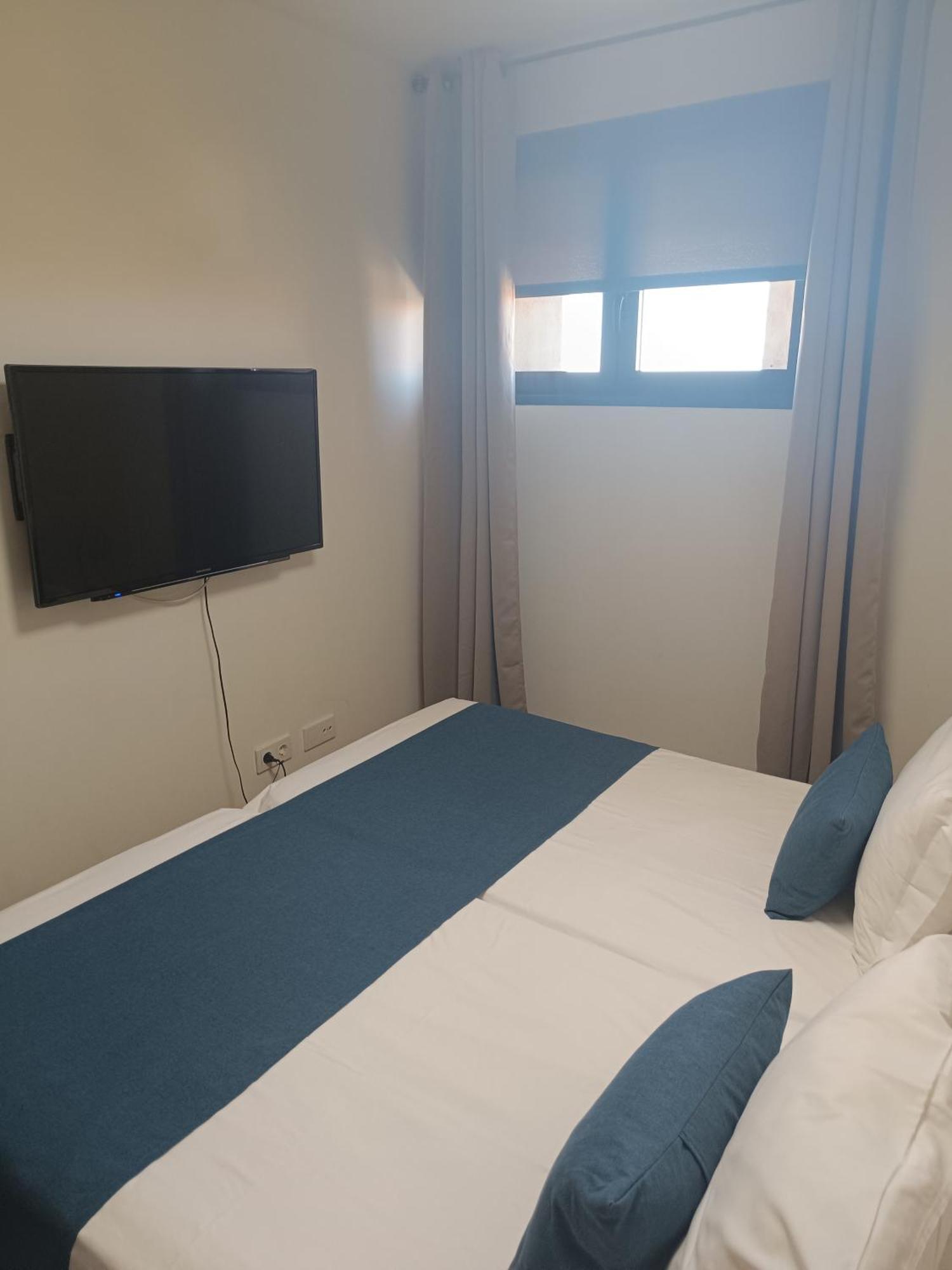 Apartamentos Al-Qazeres Luxury La Concepcion Касерес Экстерьер фото