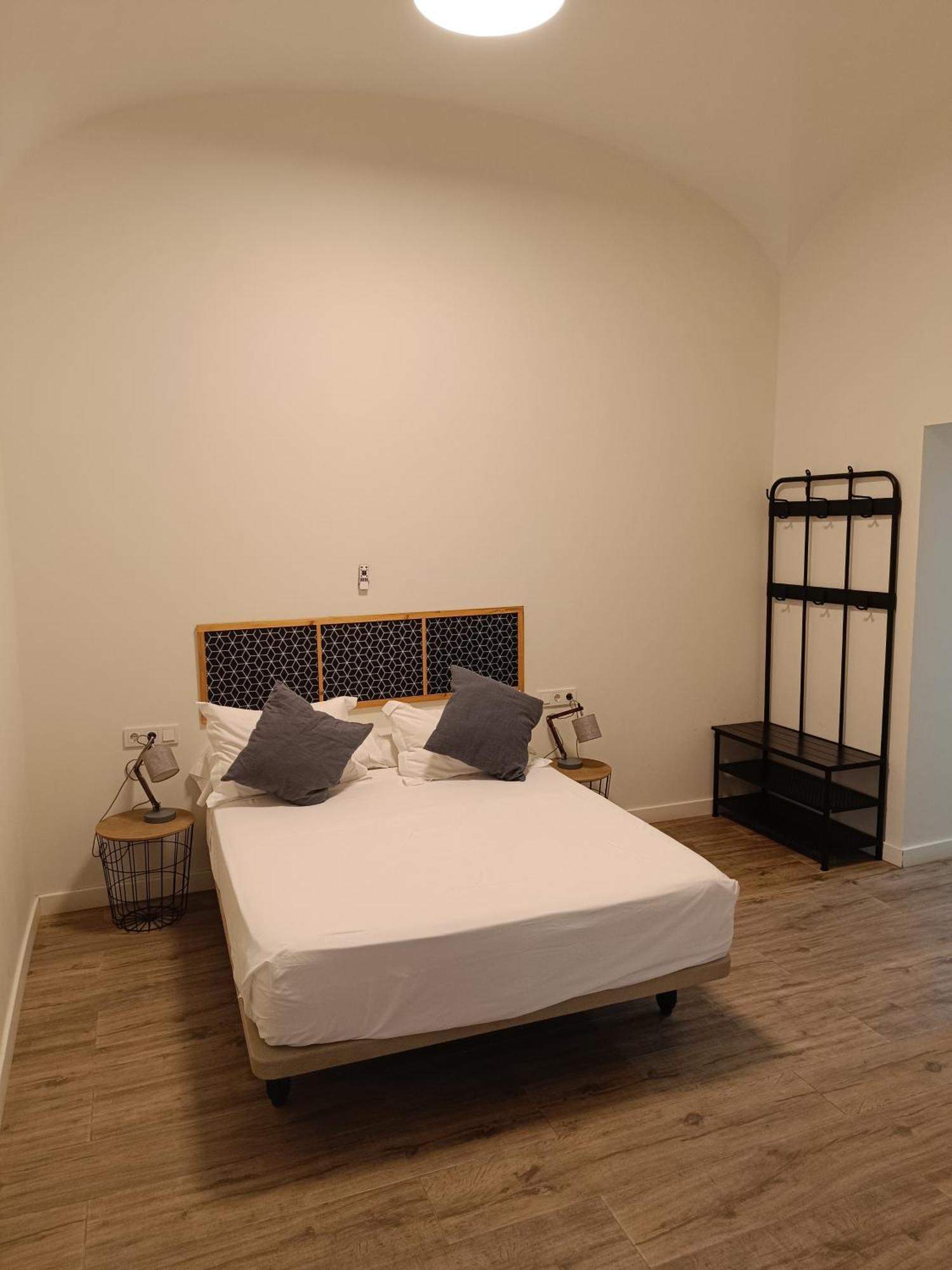 Apartamentos Al-Qazeres Luxury La Concepcion Касерес Экстерьер фото