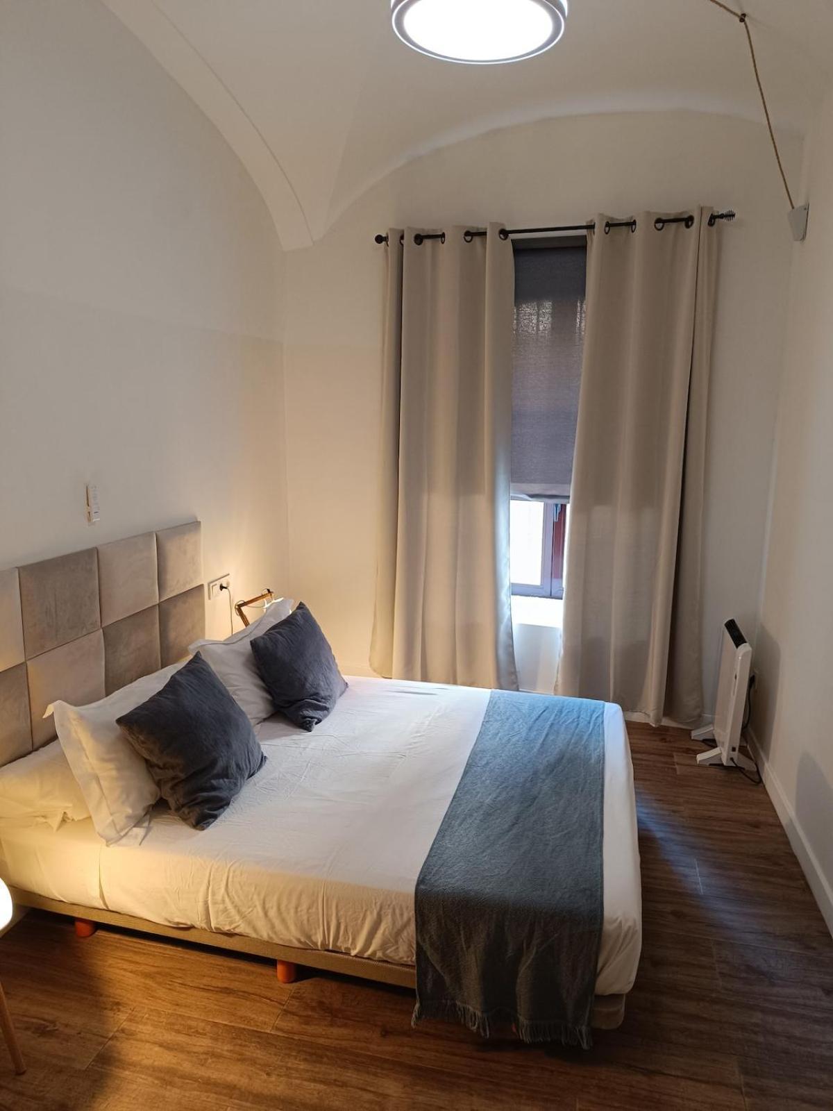 Apartamentos Al-Qazeres Luxury La Concepcion Касерес Экстерьер фото