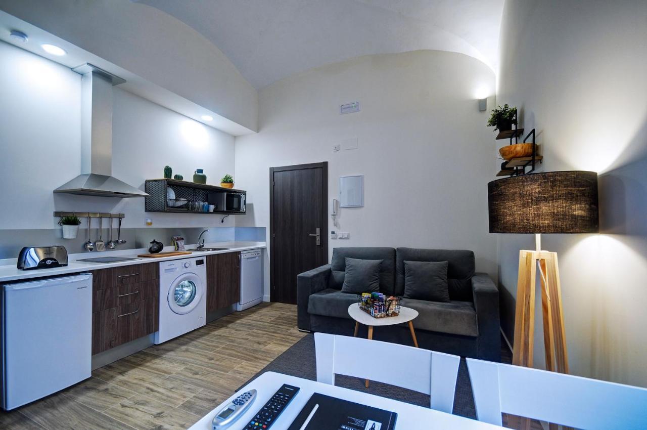 Apartamentos Al-Qazeres Luxury La Concepcion Касерес Экстерьер фото