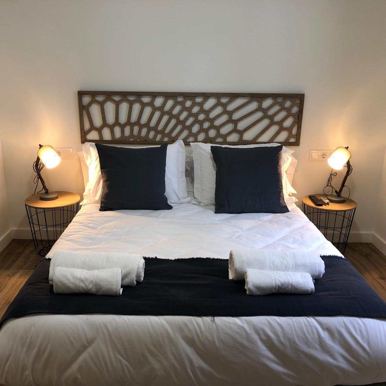 Apartamentos Al-Qazeres Luxury La Concepcion Касерес Экстерьер фото